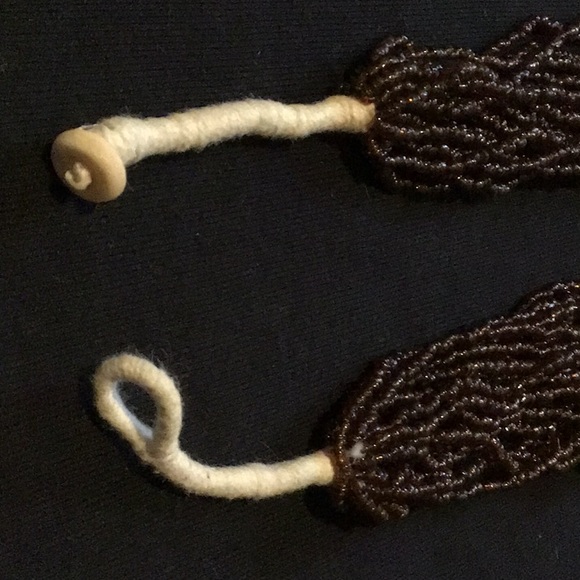 Glass bead and shell necklace - Picture 3 of 3